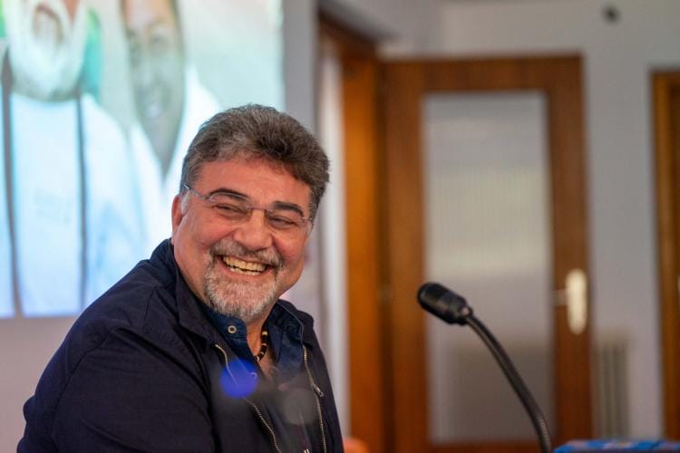 sr. Pompea with migrant women