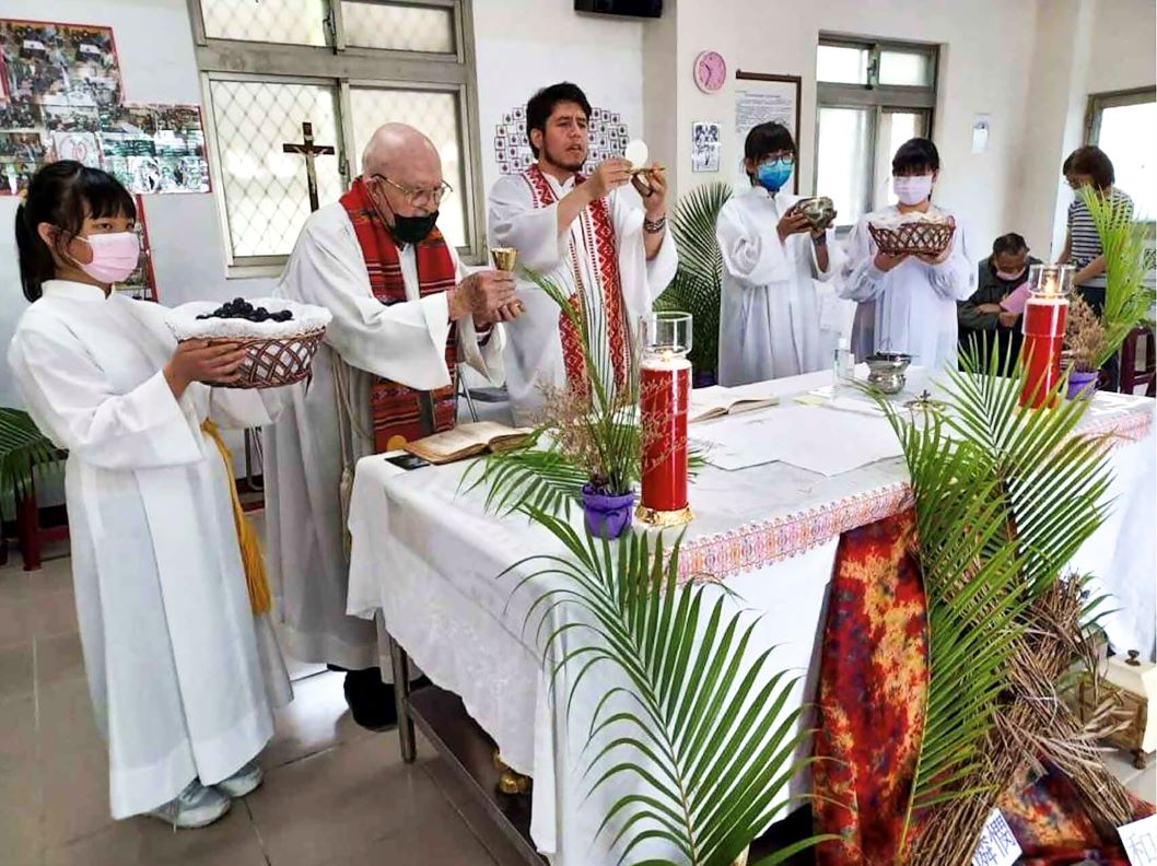 Fr. Eduardo Rovelledo, mccj, presiding at Mass in his new parish in Taipei, Taiwan.