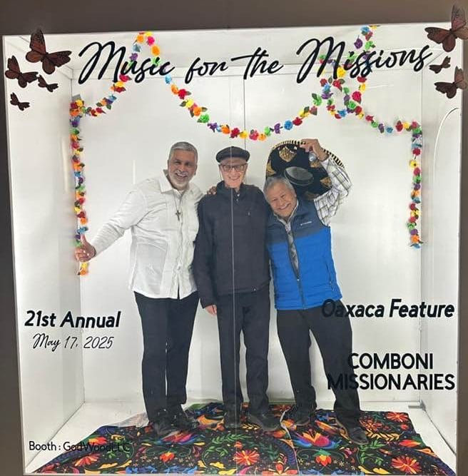 sr. Pompea with migrant women