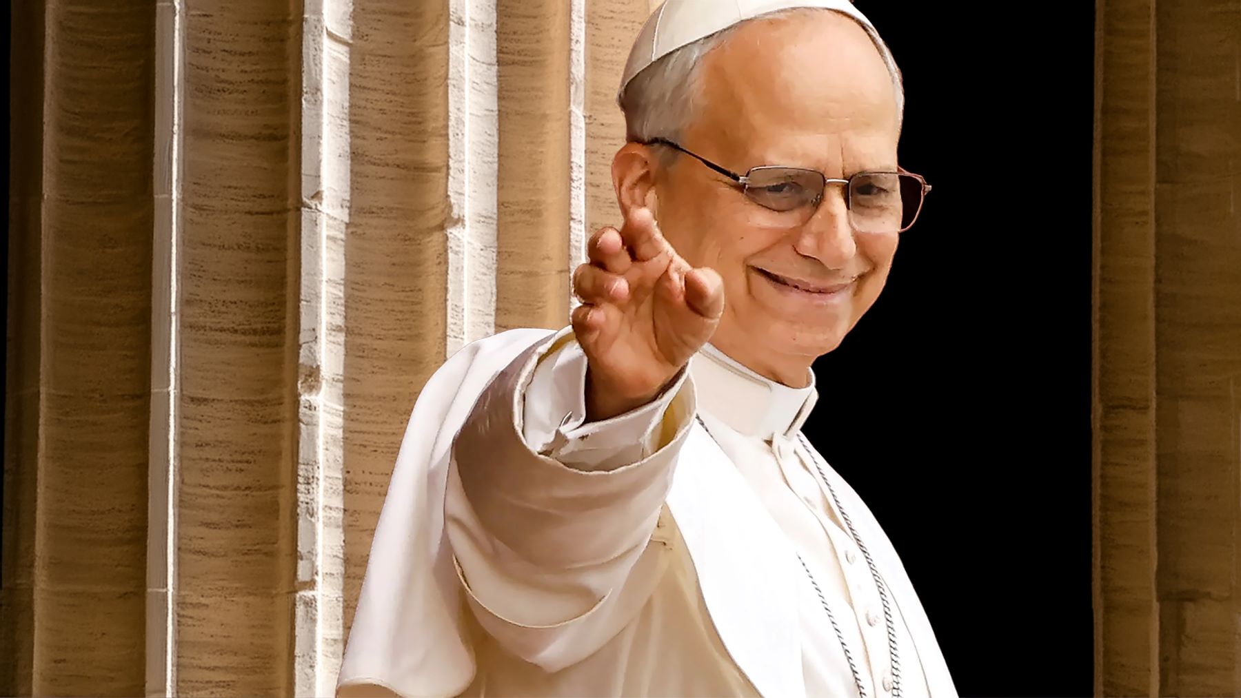 Pope Leo waves